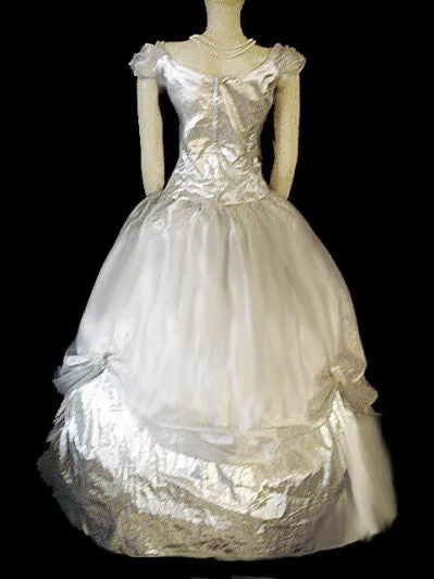 *BEAUTIFUL VINTAGE '80s SILVER LAME & SILVERY ORGANZA PROM DRESS / EVENING GOWN ADORNED WITH  SPRIGS  OF FLOWERS
