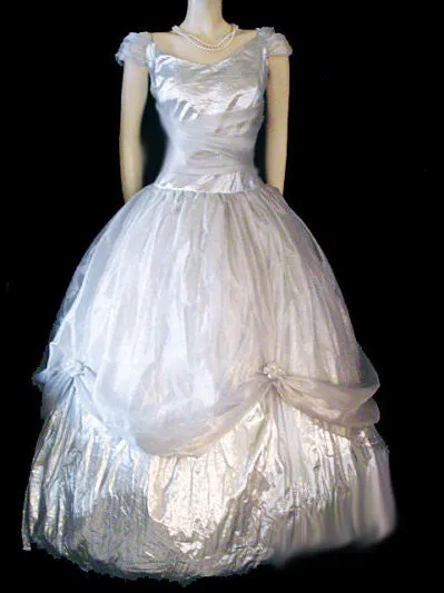 *BEAUTIFUL VINTAGE '80s SILVER LAME & SILVERY ORGANZA PROM DRESS / EVENING GOWN ADORNED WITH  SPRIGS  OF FLOWERS