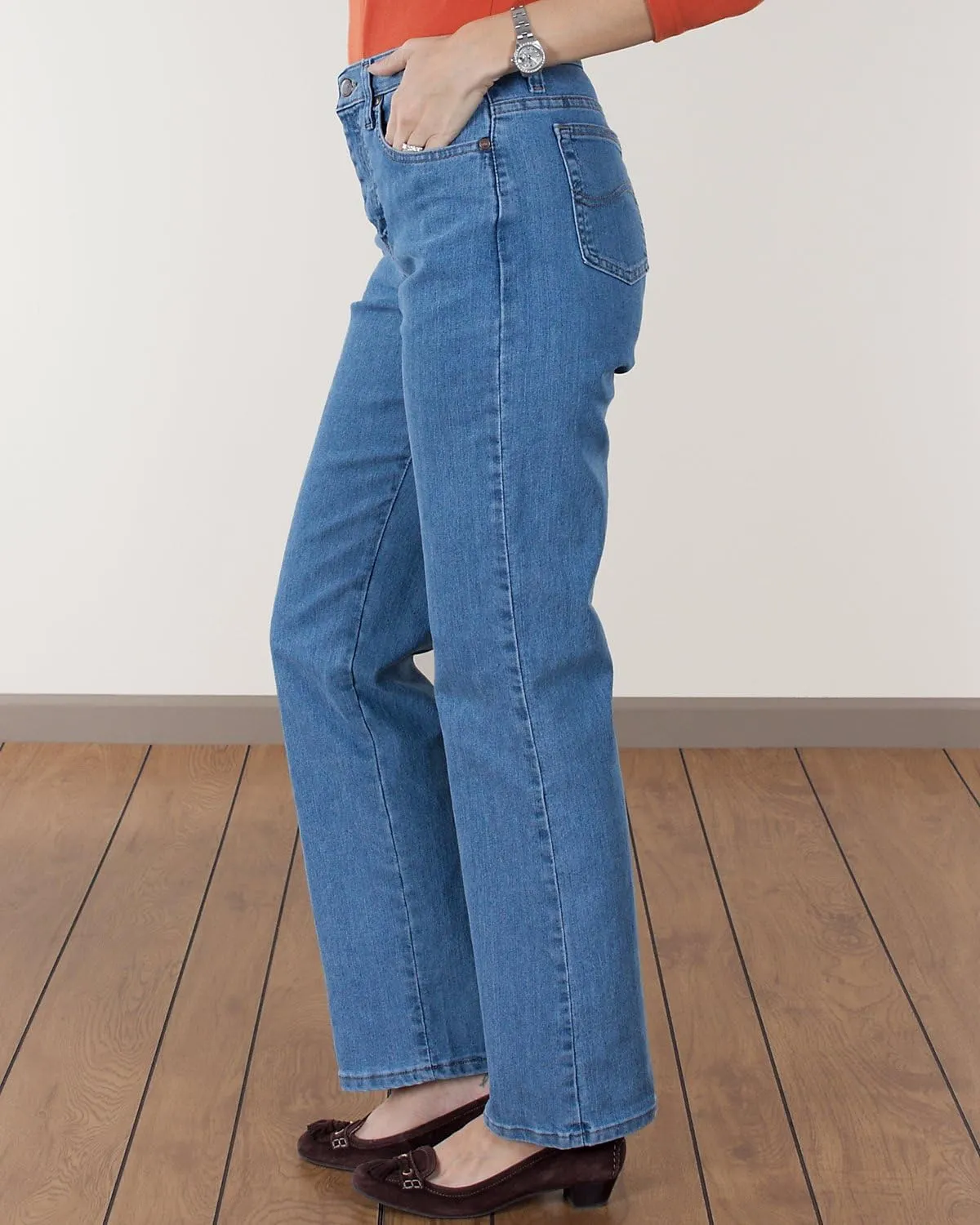 LEE Women's Relaxed Fit Straight-Leg Jean