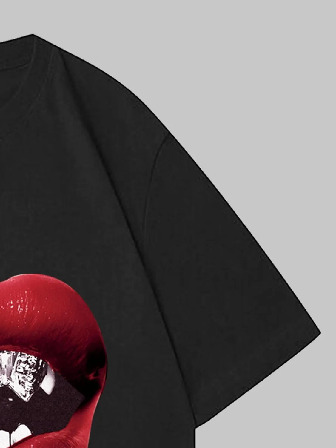 Verdusa Women's Lips Print Graphic Tees Y2k T Shirts Summer Crew Neck Vintage Going Out Tops